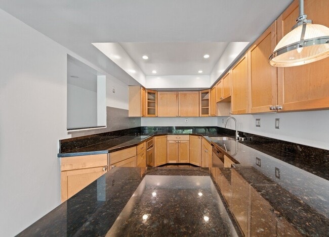 Photo - 5650 Cambridge Way Unit 2