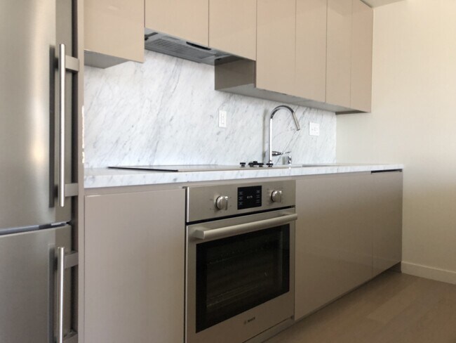 Photo - Very Unique Spacious Two Bedroom - Two bat... Unit 1404