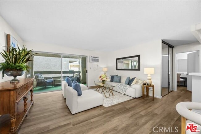 Building Photo - 360 S Euclid Ave Unit 219