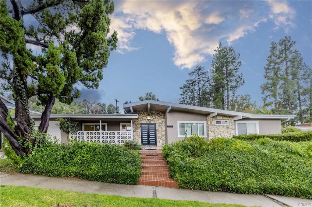 Photo - 5817 Lockhurst Dr