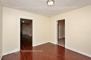 Photo - 1522 W 60th St House