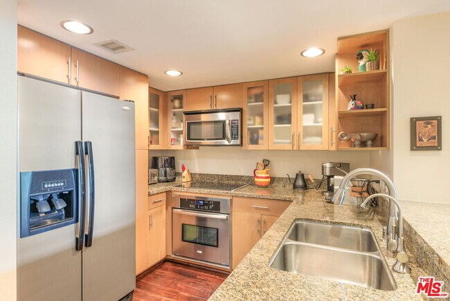 Photo - 13700 Marina Pointe Dr Unit 415