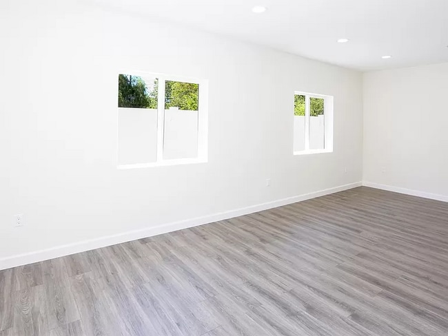 Photo - 7523 Milwood Ave