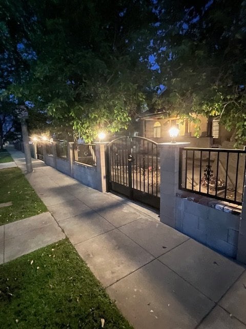 Photo - 738 W 9th St