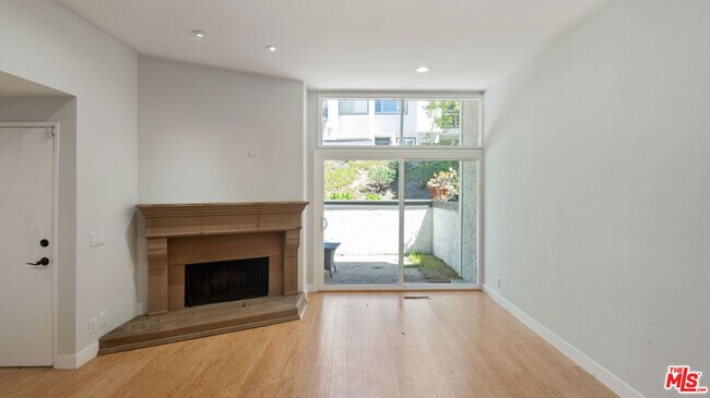 Photo - 1666 Palisades Dr