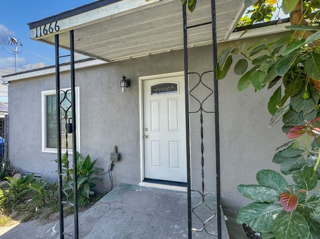 Photo - 11666 Killian St House
