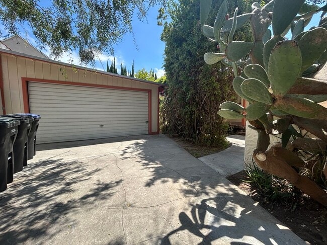 Photo - 214 E Stocker St