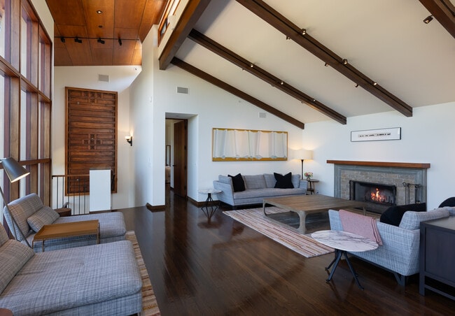 Photo - 622 Cowles Rd