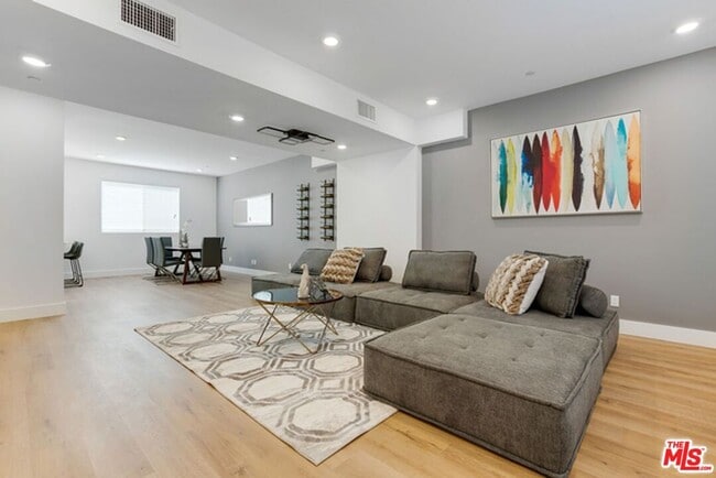 Photo - 4637 Laurel Canyon Blvd Unit 3