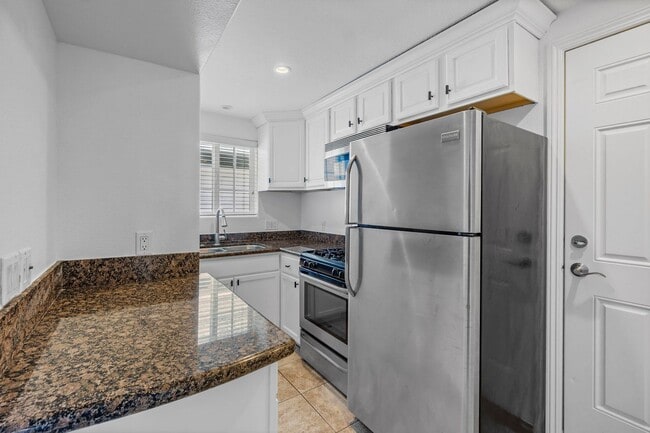 Photo - 126 E Balboa Blvd Apartment Unit 126 1/4 East Balboa