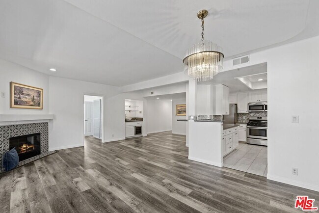 Photo - 1811 Manning Ave Unit 202