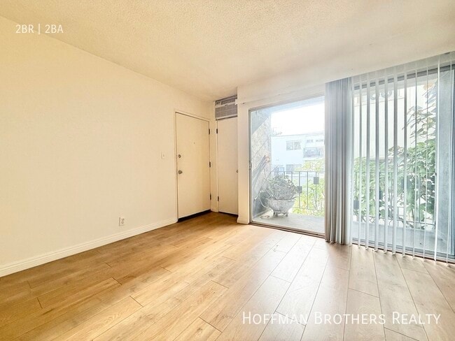 Photo - 1036 N Crescent Heights Blvd Unit 4