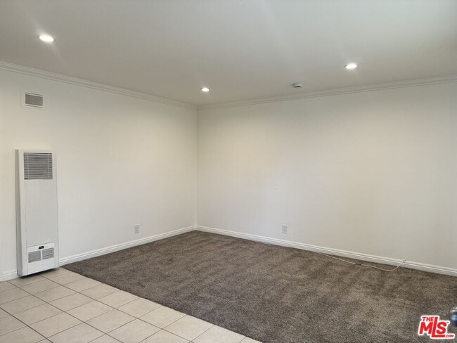 Photo - 2400 Vanderbilt Ln Unit 2400B