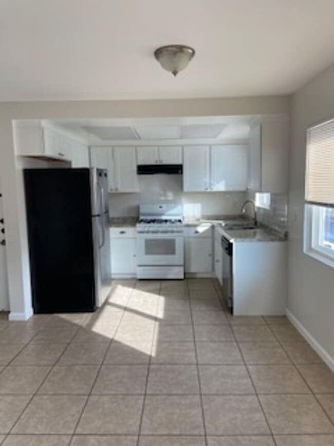 Photo - 951 W Summerland Ave Unit 3