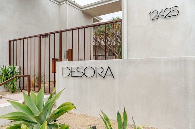 Building Photo - Desora