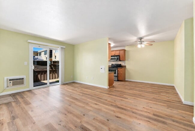 Building Photo - 6750 Beadnell Way Unit 50