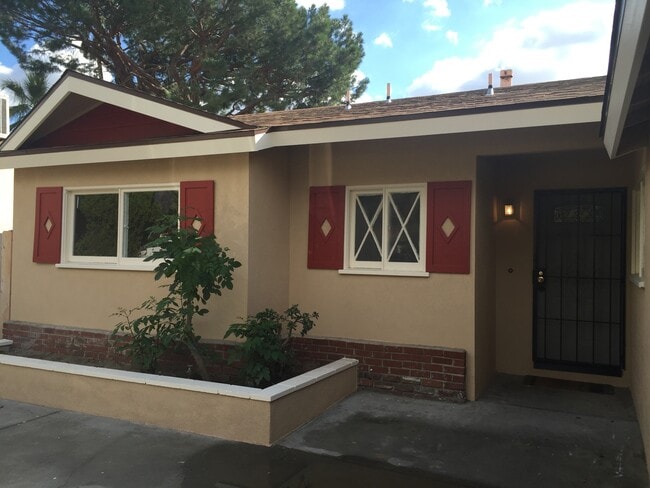 3BD/2BA HOUSE - 848 E.YALE St. - 3BD/2BA HOUSE - 848 E.YALE St.