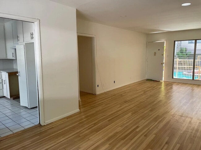 Photo - Live in comfort and style in this bright and spacious 1-bedroom unit located in the heart of Stud...