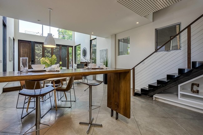 Photo - 414 Venice Way