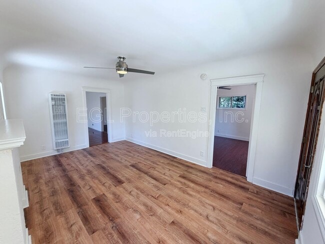 Photo - 2407 Fernleaf St