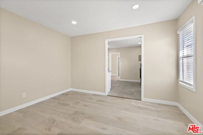 Photo - 717 W 75th St Unit 717