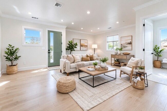 Building Photo - 16052 Ludlow St