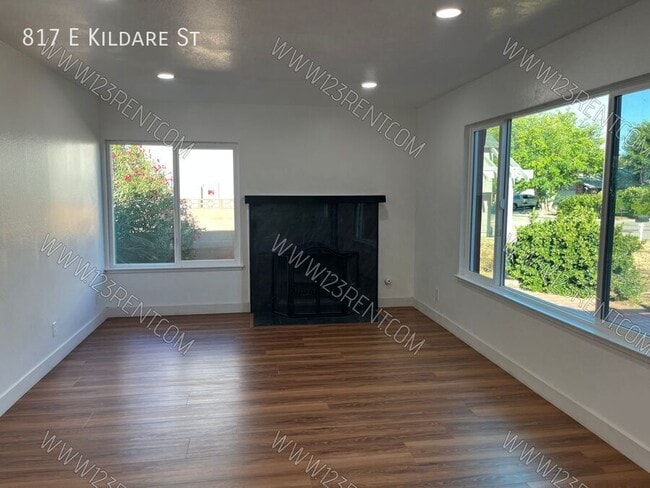 Photo - 817 E Kildare St