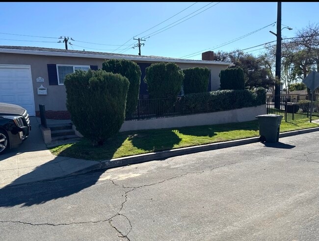 Photo - 3082 Thurin Ave