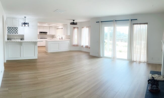Photo - 2711 Sumac Rd
