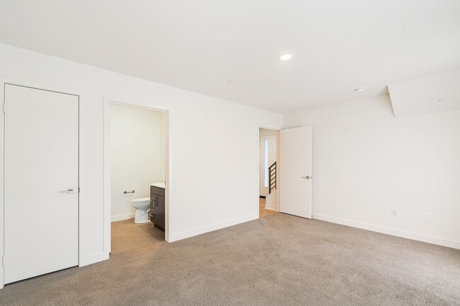 Photo - 2700 E Chaucer St Unit 14