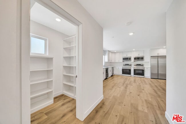 Photo - 1584 W 37th St Unit Room 3