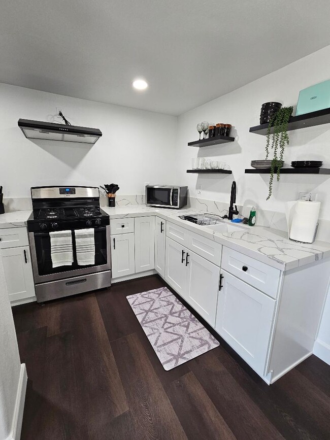 Photo - 3911 Woolwine Dr Unit B