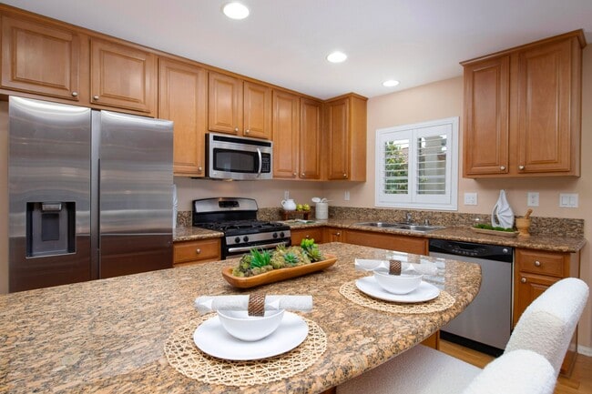Photo - 1322 Isabella Way