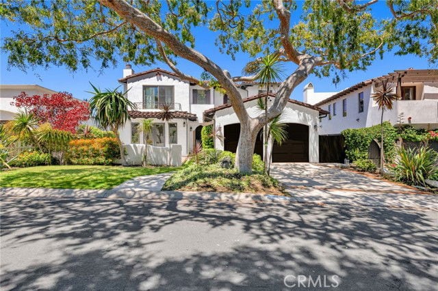 Building Photo - 221 Vía Alameda