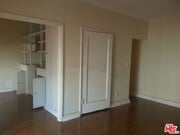 Photo - 570 N Rossmore Ave House