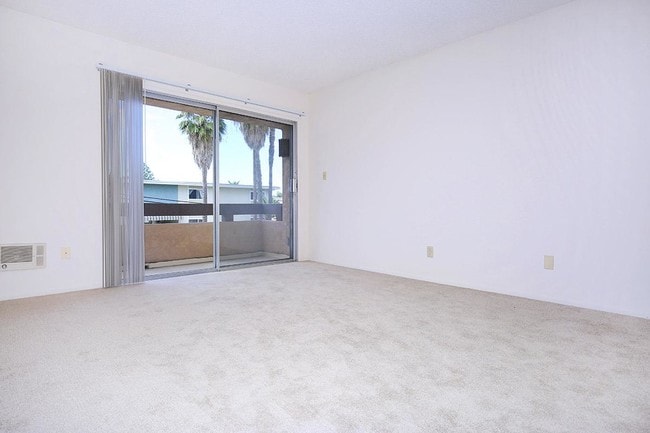 Photo - Emerald Victoria Apartments