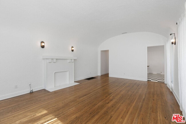 Photo - 1293 S Sycamore Ave
