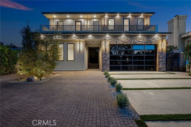 Photo - 16728 Morrison St