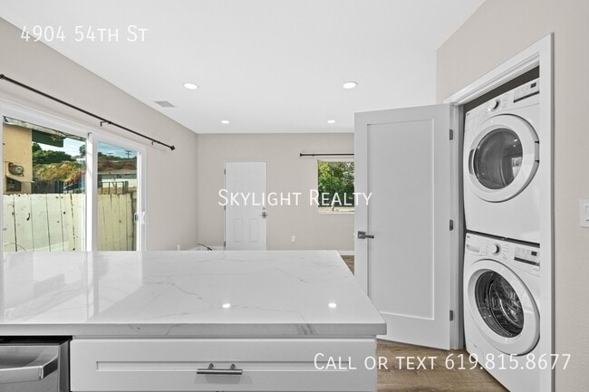 Photo - 4904 54th St