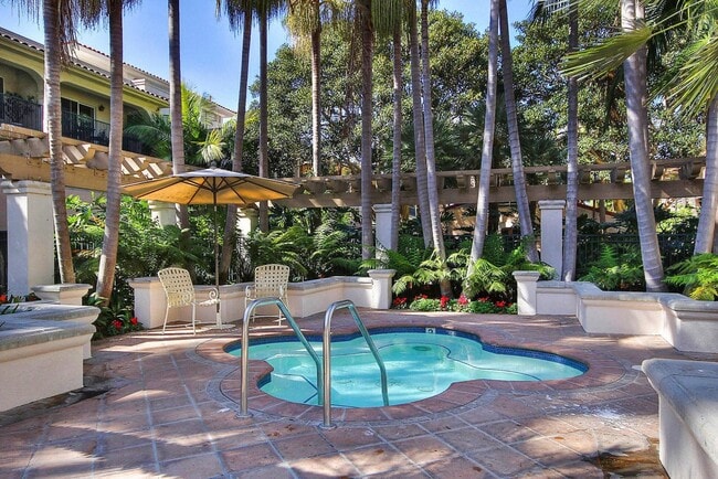 Photo - Lovely ground floor unit at the incredible El Escorial! Santa Barbara:)