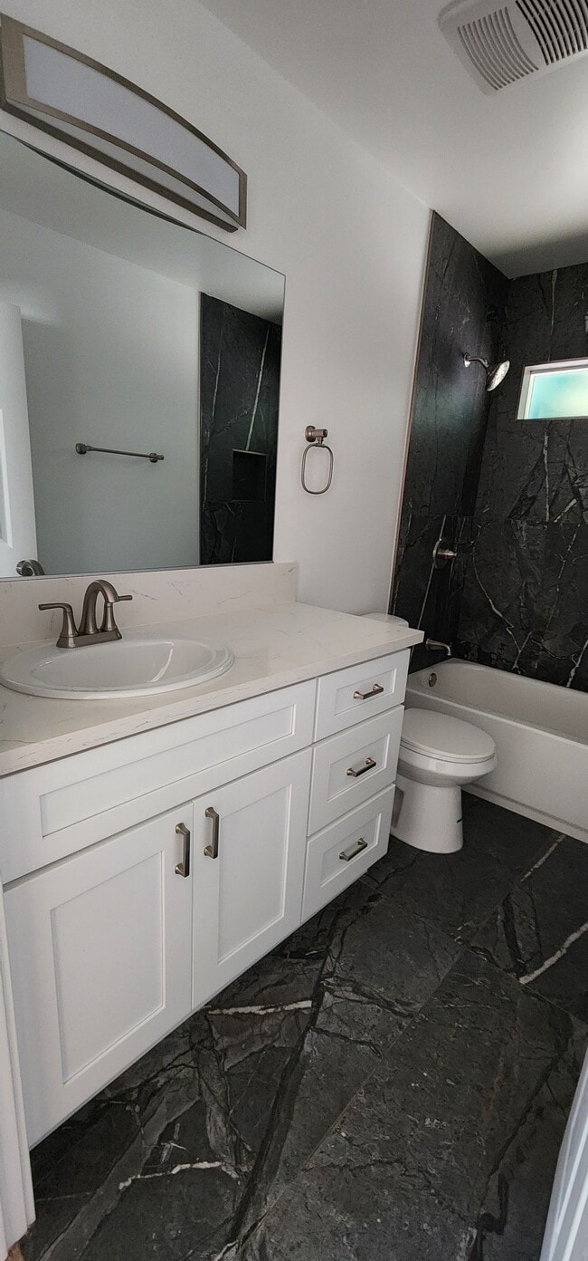 Photo - 2752 Thurman Ave