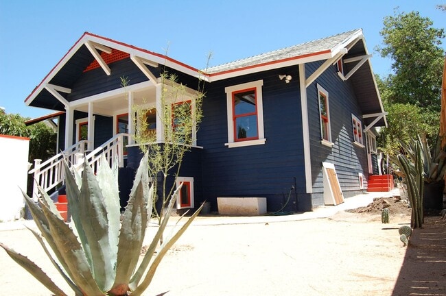 Building Photo - FIGUEROA Unit 6842