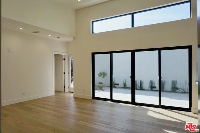 Photo - 2668 Greenfield Ave