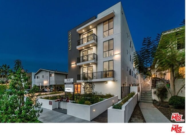 Building Photo - 3632 Keystone Av Unit 303