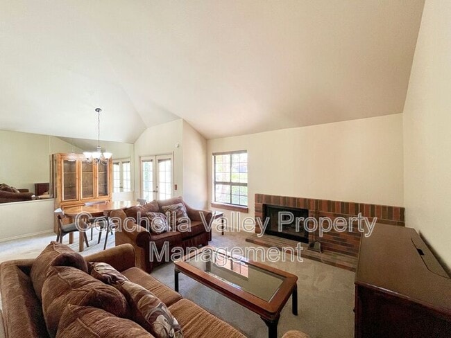 Photo - 112 Avellino Cir