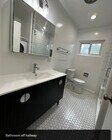 Main bathroom - 1508 S Shenandoah St