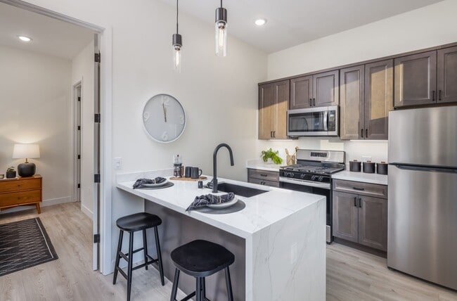 Photo - Modern 1-Bedroom Home in the Heart of San ... Unit 301