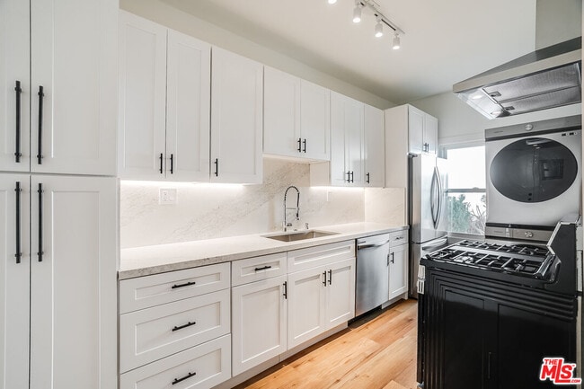 Photo - 151 N Swall Dr Unit 1