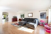 Photo - Small dogs alllowed . All appliance. Palom... House