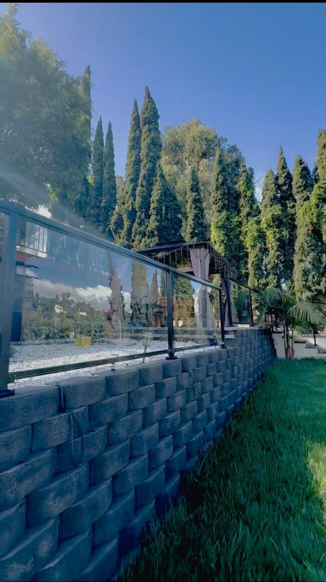 Photo - 2912 Park Center Dr